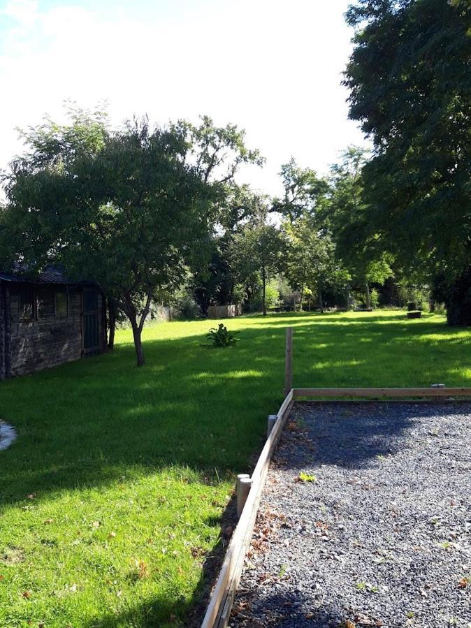 Chalet Chaleureux Avec Parking Garage Motos, Velos La Chapelle-aux-Chasses エクステリア 写真